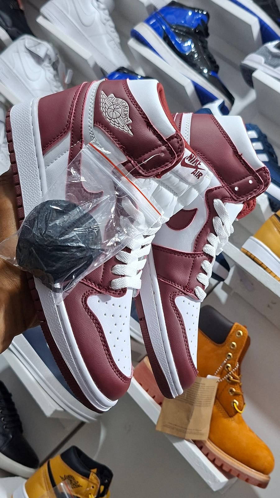 J1  በ leather