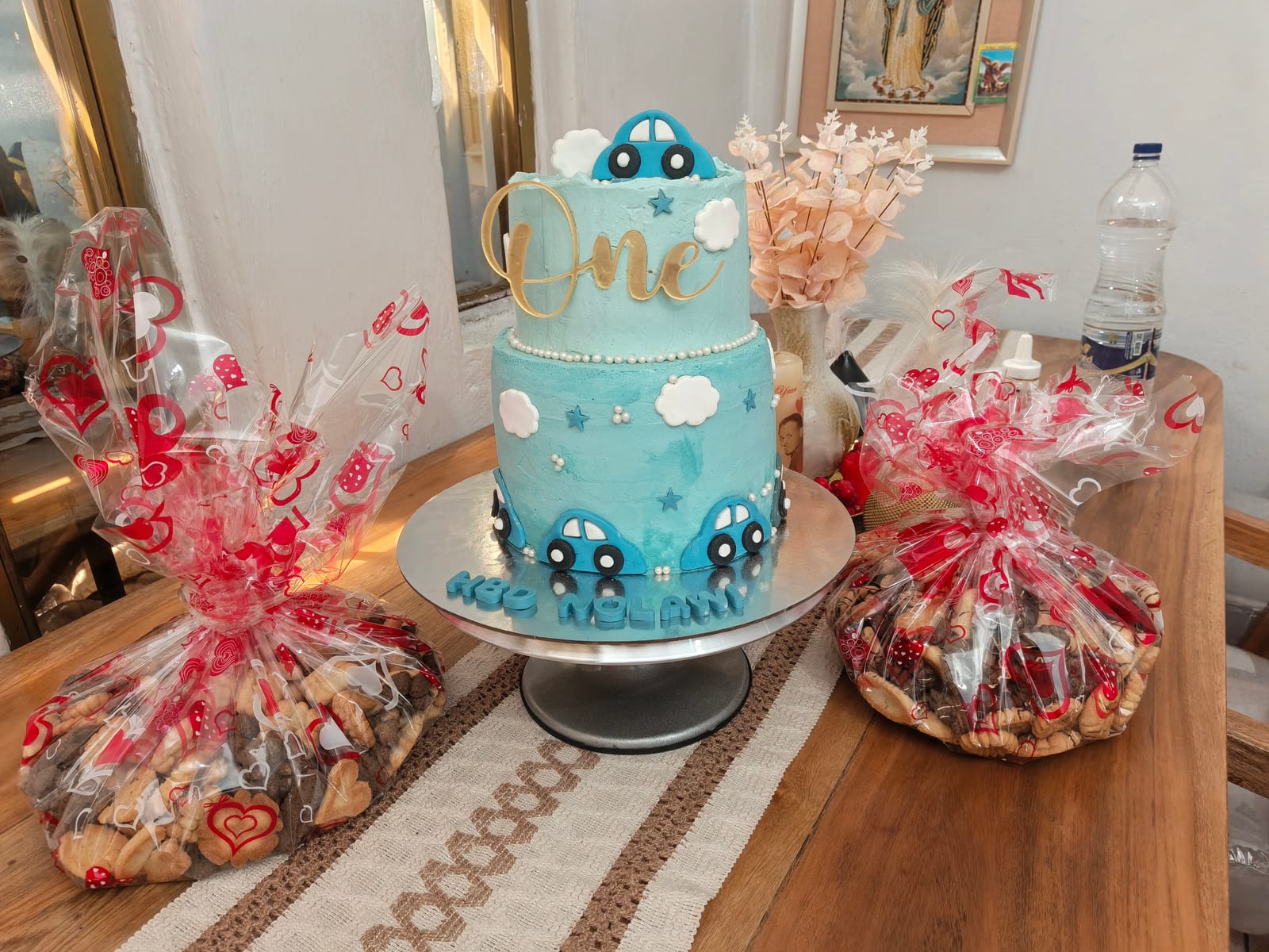 3kg cake and 3 kg cookies