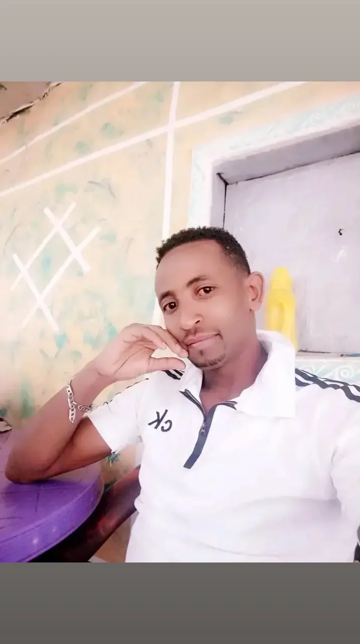 929175386