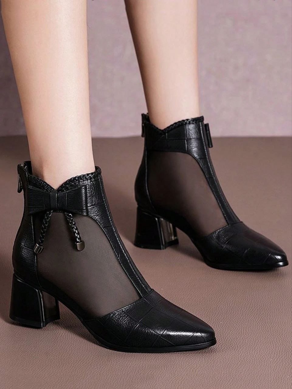Boots ጫማ