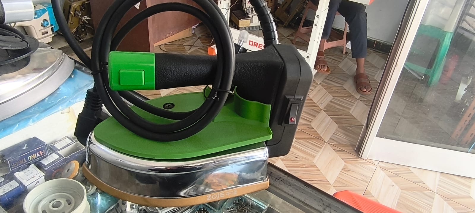Zoje iron